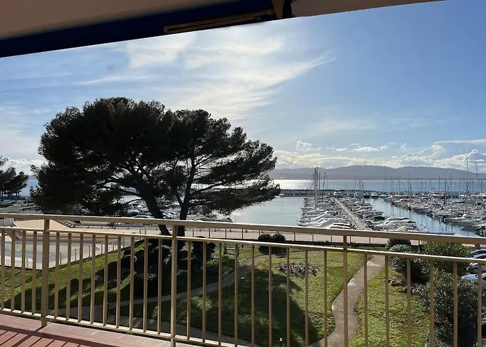 Le Diamant Vue Grandiose Sur Port Et Mer, Piscine Privee Lägenhet *