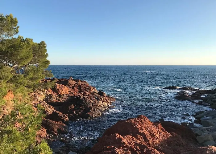 Le Diamant Vue Grandiose Sur Port Et Mer, Piscine Privee Lägenhet *