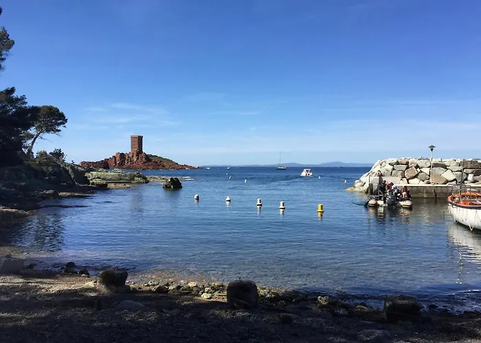 Le Diamant Vue Grandiose Sur Port Et Mer, Piscine Privee 公寓 *