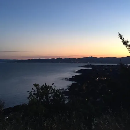 Le Diamant Vue Grandiose Sur Port Et Mer, Piscine Privee Saint-Raphaël