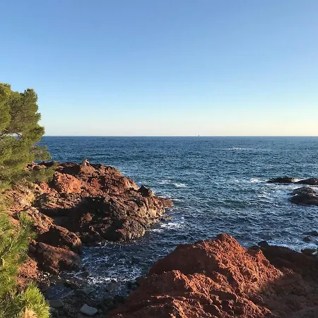 Le Diamant Vue Grandiose Sur Port Et Mer, Piscine Privee Apartment *